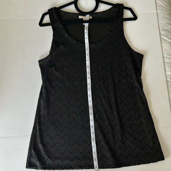Banana Republic Knit Chevron pattern layered tank L in excellent condition. - Picture 6 of 7